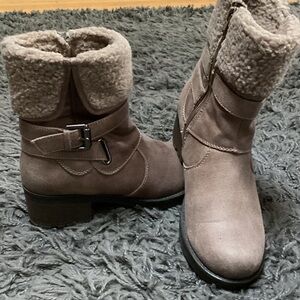 White Mountain Women's Tan Ankle Boots